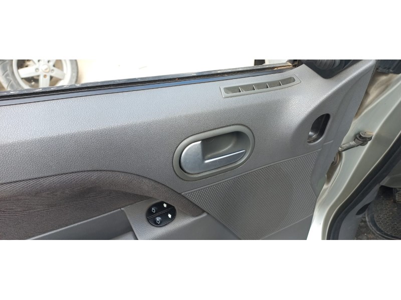 ford fiesta (cbk) del año 2002