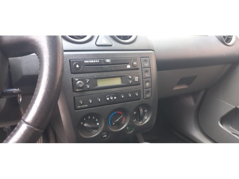 ford fiesta (cbk) del año 2002