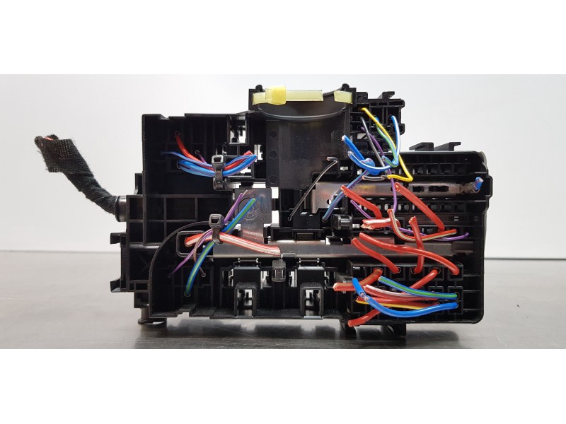 Recambio de caja reles / fusibles para volvo xc60 inscription awd referencia OEM IAM 31384034  