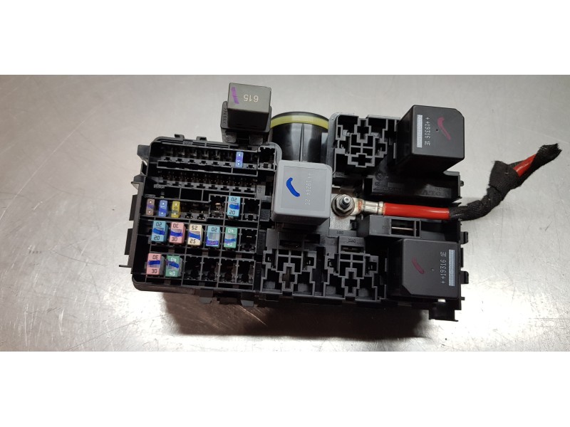 Recambio de caja reles / fusibles para volvo xc60 inscription awd referencia OEM IAM 31384034  