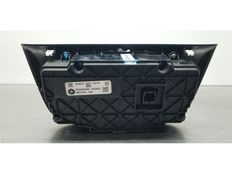 Recambio de mando climatizador para jeep compass ii longitude 4x4 referencia OEM IAM 53230570 P5VA66DX9AD 5VA66DX9AD