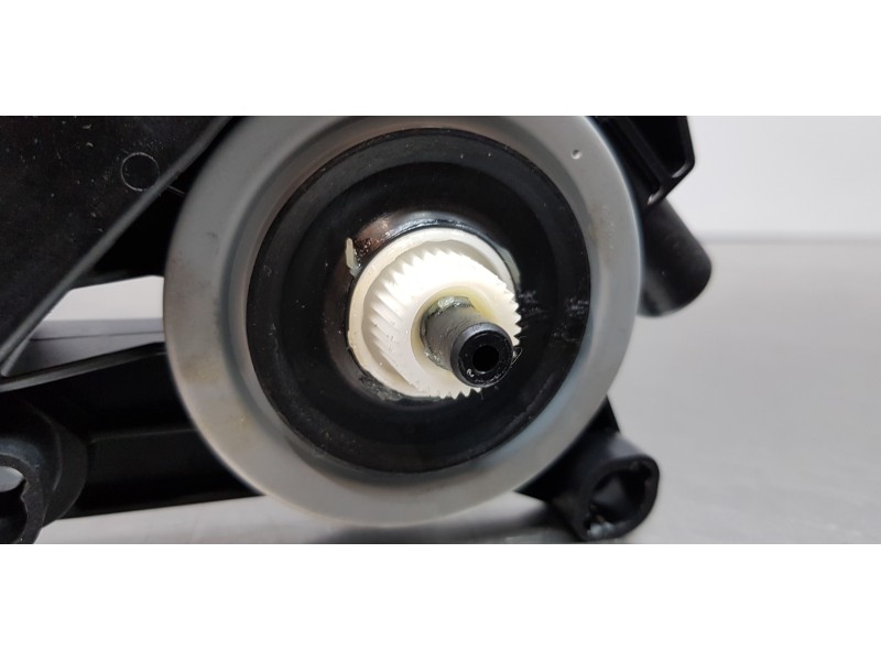 Recambio de motor elevalunas delantero derecho para volvo xc60 inscription awd referencia OEM IAM 31674757  