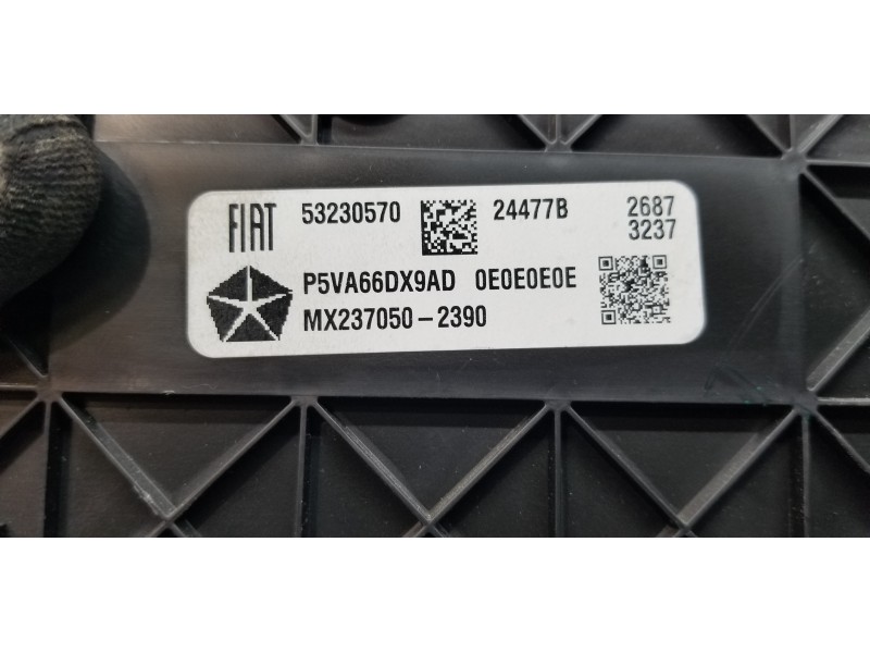 Recambio de mando climatizador para jeep compass ii longitude 4x4 referencia OEM IAM 53230570 P5VA66DX9AD 5VA66DX9AD