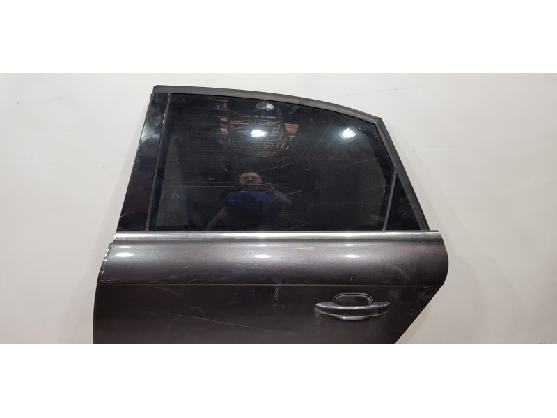 Recambio de puerta trasera izquierda para audi a4 ber. (b8) básico referencia OEM IAM 8K5833051D   Recambio de puerta trasera izquierda para audi a4 ber. (b8) básico referencia OEM IAM 8K5833051D