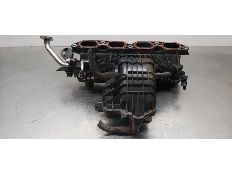 Recambio de colector admision para toyota auris touring sports (e18) hybrid active referencia OEM IAM 1712037054  
