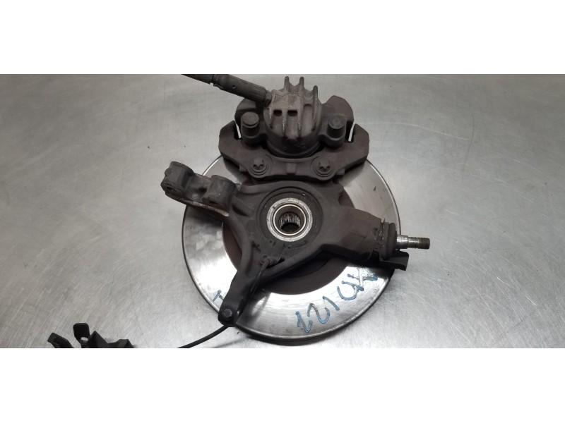 Recambio de mangueta delantera izquierda para peugeot partner kombi access referencia OEM IAM 364696  