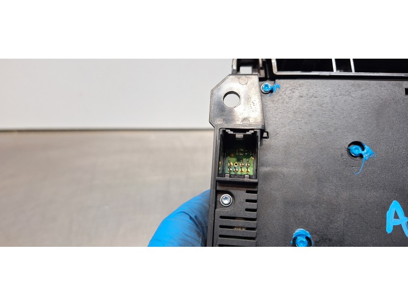 Recambio de sistema audio / radio cd para opel meriva b selective referencia OEM IAM 13346047  