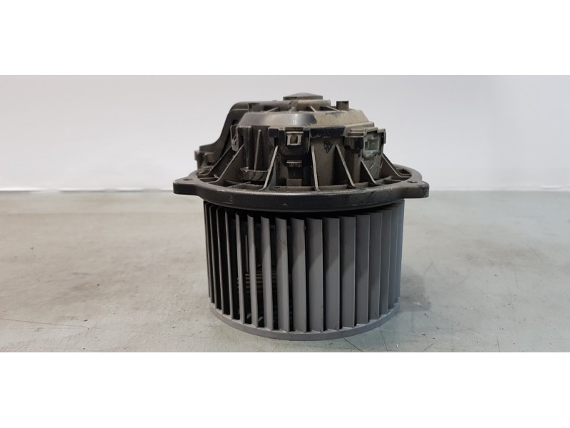 Recambio de motor calefaccion para kia venga x-tech referencia OEM IAM F00S3B2407  