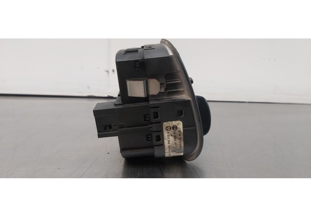 Recambio de mando luces para mercedes clase c (w203) berlina 220 cdi (203.006) referencia OEM IAM A2035450604  