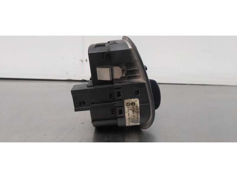 Recambio de mando luces para mercedes clase c (w203) berlina 220 cdi (203.006) referencia OEM IAM A2035450604  