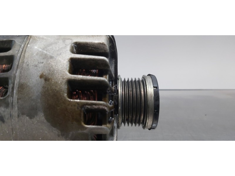 Recambio de alternador para volkswagen golf vi (5k1) sport referencia OEM IAM 03C903025D  