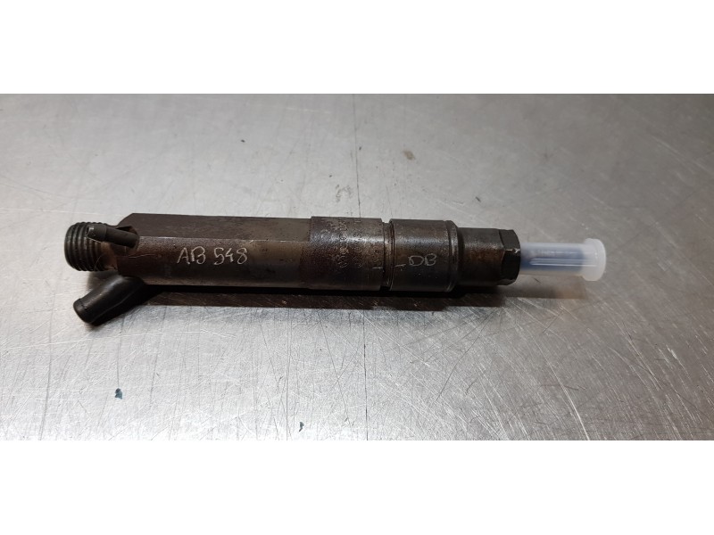 Recambio de inyector para seat ibiza (6l1) stella referencia OEM IAM 028130203F  