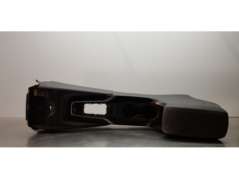 Recambio de apoyabrazos central para toyota corolla (e21) hybrid active referencia OEM IAM 5890502E70C4 5891002810C4 