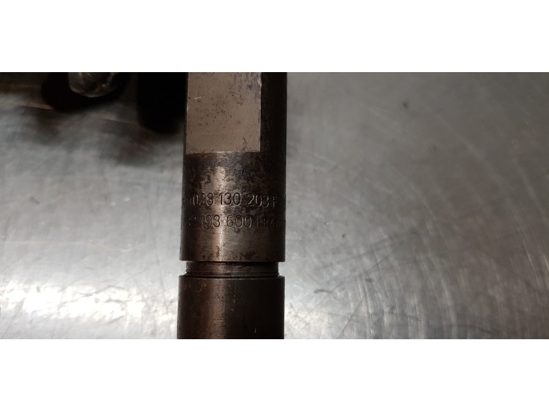 Recambio de inyector para seat ibiza (6l1) stella referencia OEM IAM 028130203F  