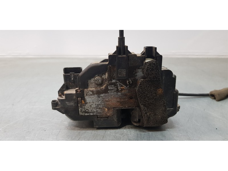 Recambio de cerradura puerta delantera derecha para renault scenic iii grand dynamique referencia OEM IAM 805020006R  