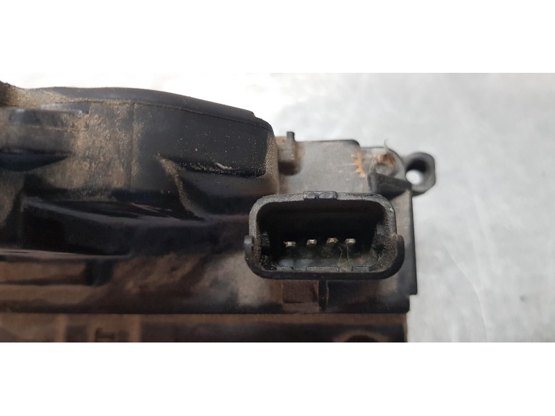 Recambio de cerradura puerta delantera derecha para renault scenic iii grand dynamique referencia OEM IAM 805020006R  