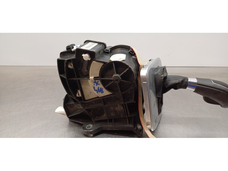 Recambio de palanca cambio para ford c-max titanium referencia OEM IAM 2138260   Recambio de palanca cambio para ford c-max titanium referencia OEM IAM 2138260