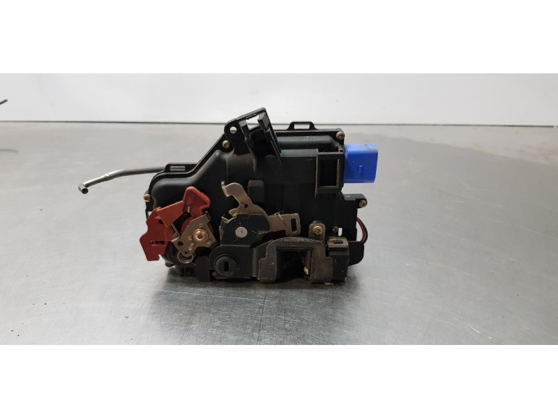 Recambio de cerradura puerta trasera izquierda para audi a8 (4e2) 4.0 tdi quattro referencia OEM IAM 4E0839015  