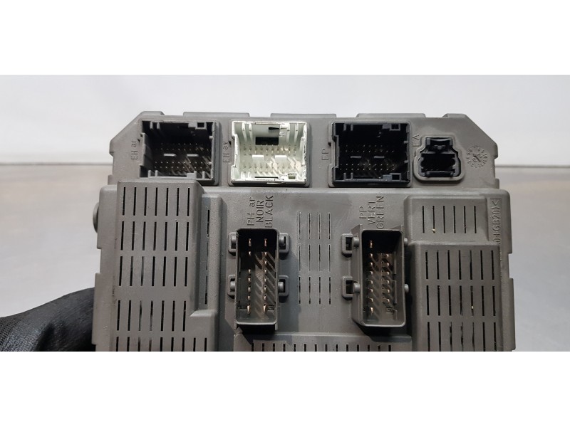 Recambio de caja reles / fusibles para citroen c5 berlina 2.0 hdi premier referencia OEM IAM 9637466180   Recambio de caja reles / fusibles para citroen c5 berlina 2.0 hdi premier referencia OEM IAM 9637466180