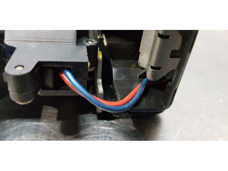 Recambio de cerradura puerta trasera izquierda para audi a8 (4e2) 4.0 tdi quattro referencia OEM IAM 4E0839015  