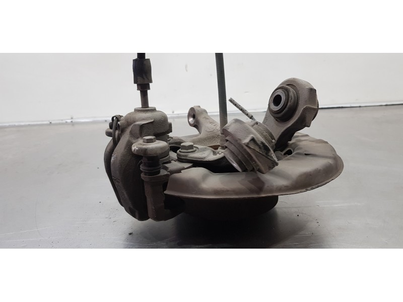 Recambio de mangueta trasera derecha para bmw serie 1 berlina (e81/e87) 116i referencia OEM IAM 33326774810  