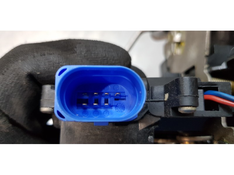 Recambio de cerradura puerta trasera izquierda para audi a8 (4e2) 4.0 tdi quattro referencia OEM IAM 4E0839015  