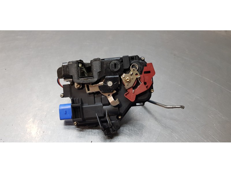 Recambio de cerradura puerta trasera izquierda para audi a8 (4e2) 4.0 tdi quattro referencia OEM IAM 4E0839015  