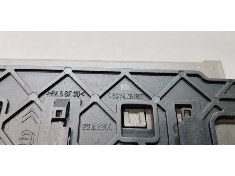 Recambio de caja reles / fusibles para citroen c5 berlina 2.0 hdi premier referencia OEM IAM 9637466180   Recambio de caja reles / fusibles para citroen c5 berlina 2.0 hdi premier referencia OEM IAM 9637466180