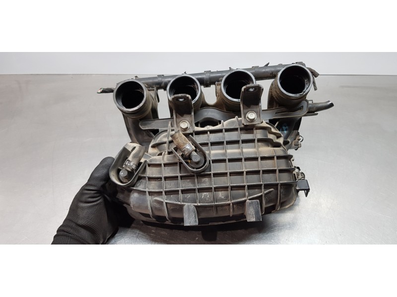 Recambio de colector admision para kia carens (un) emotion referencia OEM IAM 2831025071  