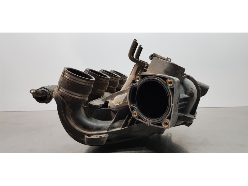 Recambio de colector admision para kia carens (un) emotion referencia OEM IAM 2831025071  