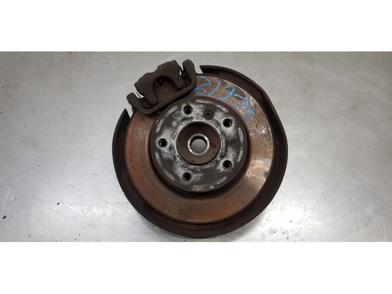 Recambio de mangueta trasera derecha para bmw serie 1 berlina (e81/e87) 116i referencia OEM IAM 33326774810  