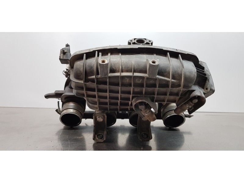 Recambio de colector admision para kia carens (un) emotion referencia OEM IAM 2831025071  