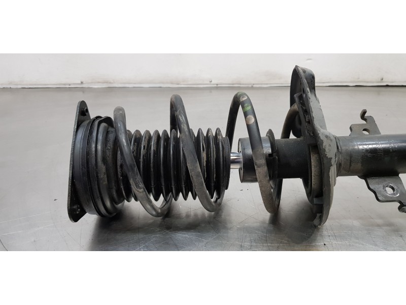 Recambio de amortiguador delantero izquierdo para renault megane iv berlina 5p experience referencia OEM IAM 543025368R  