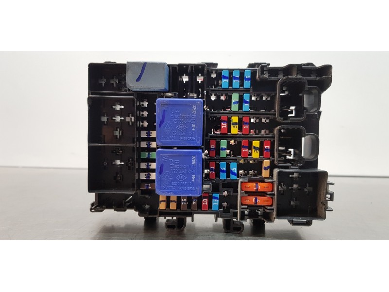 Recambio de caja reles / fusibles para renault megane iv berlina 5p experience referencia OEM IAM 243800453R  