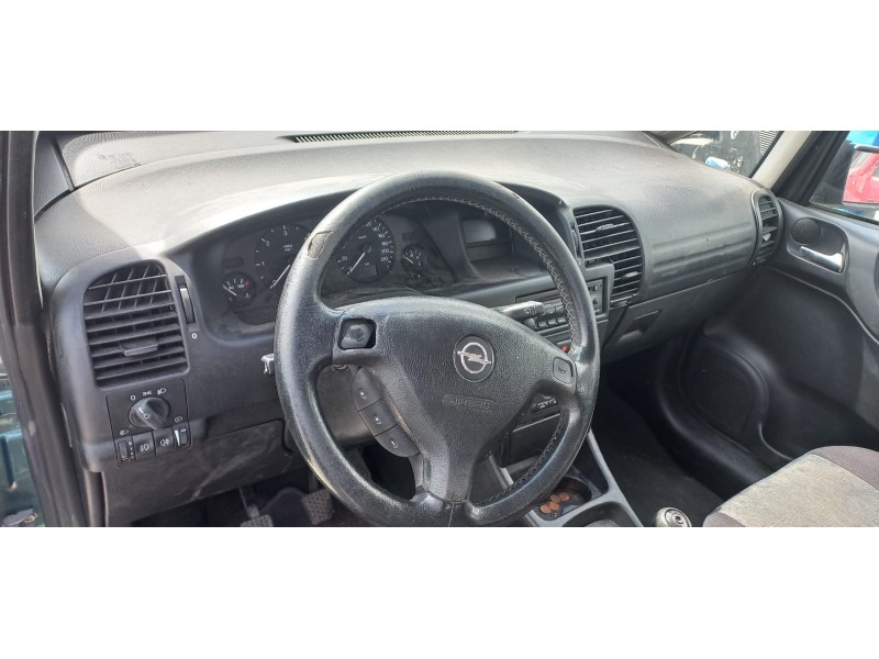opel zafira a del año 2001