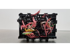 Recambio de caja reles / fusibles para renault megane iv berlina 5p experience referencia OEM IAM 243800453R   2