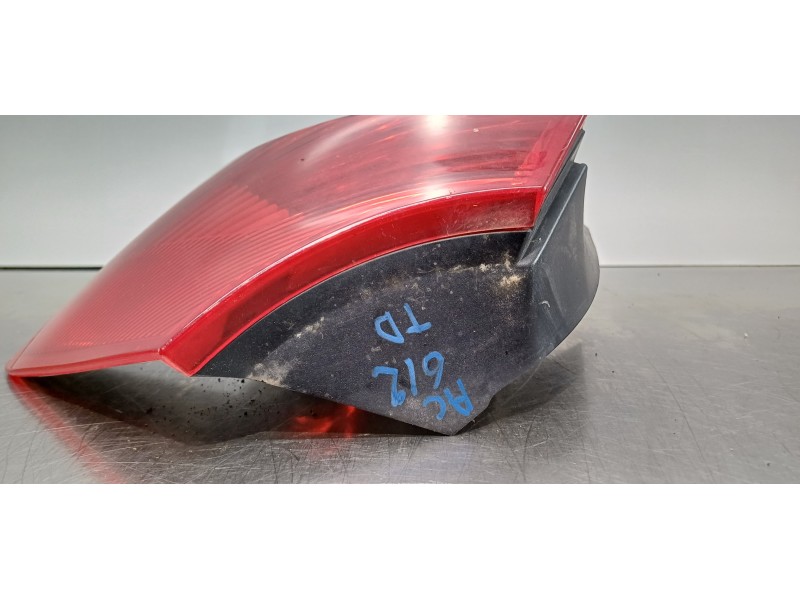 Recambio de piloto trasero derecho para bmw serie 1 berlina (e81/e87) 116i referencia OEM IAM 63217164956  