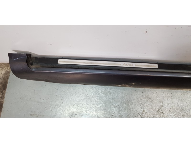 Recambio de faldon lateral para audi a8 (4e2) 4.0 tdi quattro referencia OEM IAM 4E0853859D  