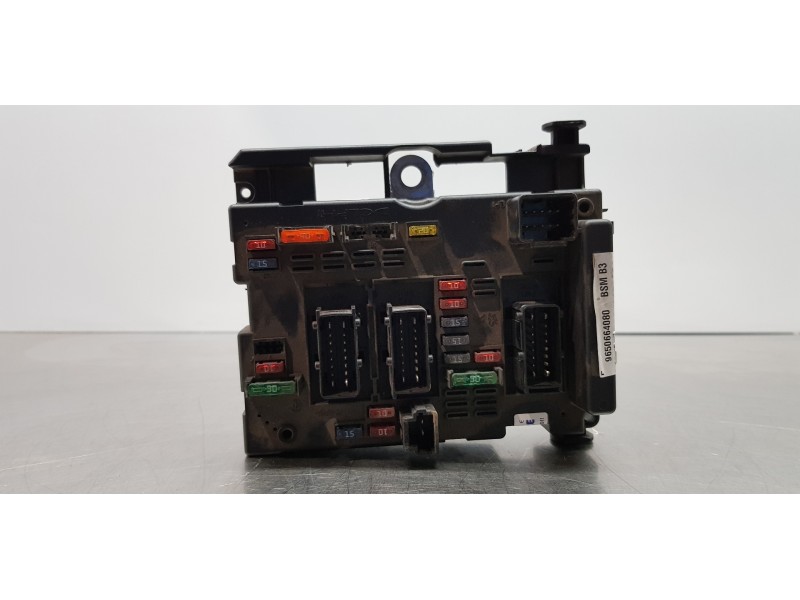 Recambio de caja reles / fusibles para peugeot 307 (s1) xr referencia OEM IAM 9650664080   Recambio de caja reles / fusibles para peugeot 307 (s1) xr referencia OEM IAM 9650664080