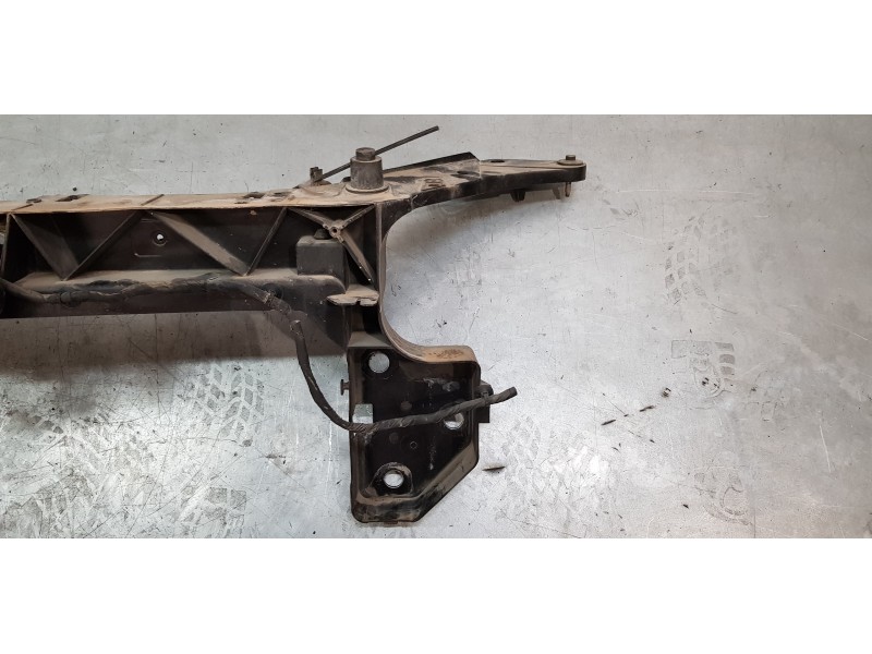 Recambio de panel frontal para renault clio iii luxe privilege referencia OEM IAM 8200290143K  