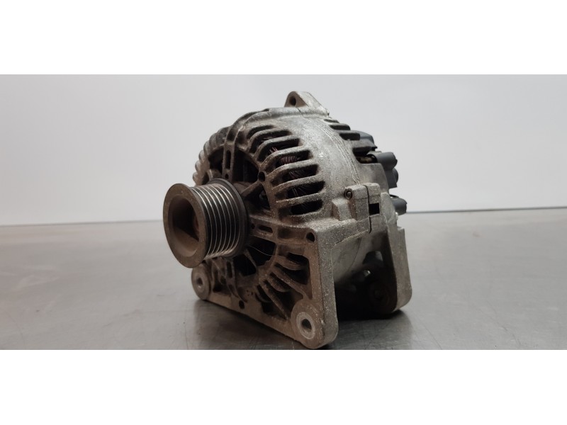 Recambio de alternador para renault megane ii classic berlina confort authentique referencia OEM IAM 8200290215   Recambio de alternador para renault megane ii classic berlina confort authentique referencia OEM IAM 8200290215