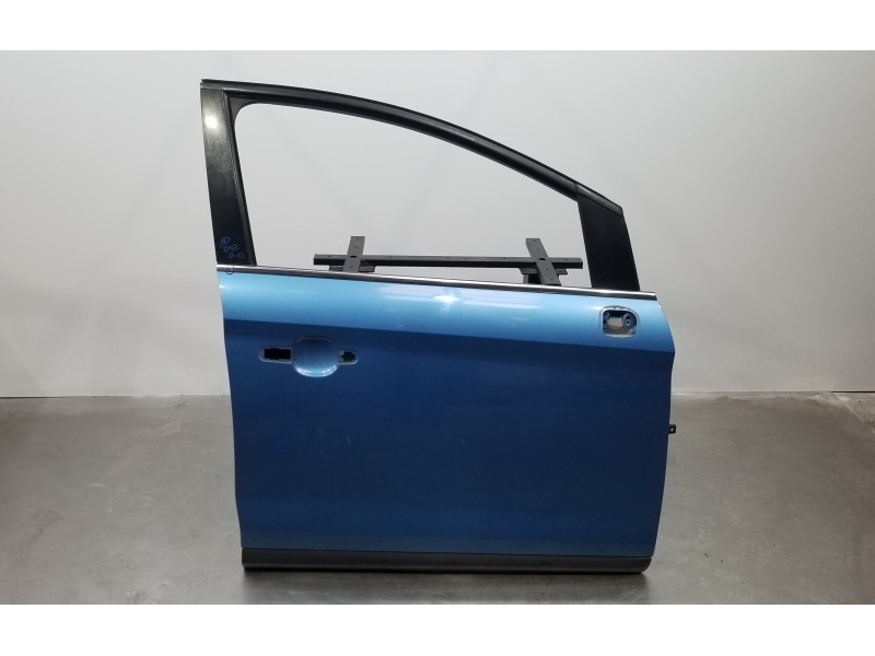 Recambio de puerta delantera derecha para ford kuga (cbv) trend referencia OEM IAM 1712678 P8V41S20124AC 