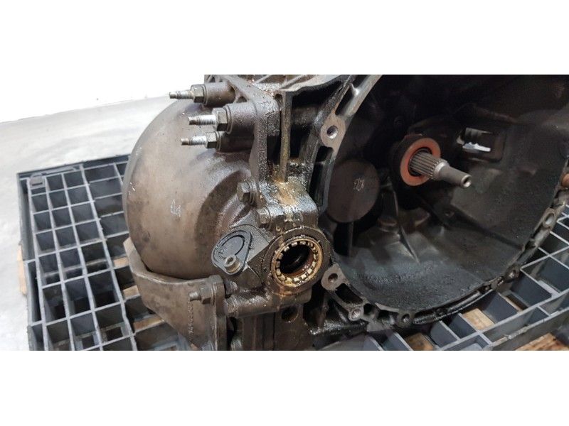 Recambio de caja cambios para peugeot 407 sw st sport referencia OEM IAM 20MB02  