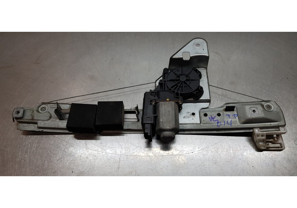 Recambio de elevalunas trasero derecho para renault megane ii classic berlina confort authentique referencia OEM IAM 8201010921 