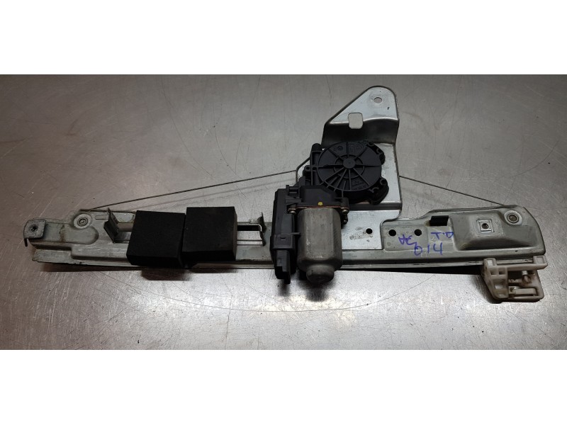 Recambio de elevalunas trasero derecho para renault megane ii classic berlina confort authentique referencia OEM IAM 8201010921  Recambio de elevalunas trasero derecho para renault megane ii classic berlina confort authentique referencia OEM IAM 8201010921