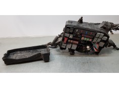 Recambio de caja reles / fusibles para toyota auris touring sports (e18) hybrid advance referencia OEM IAM 8266202590