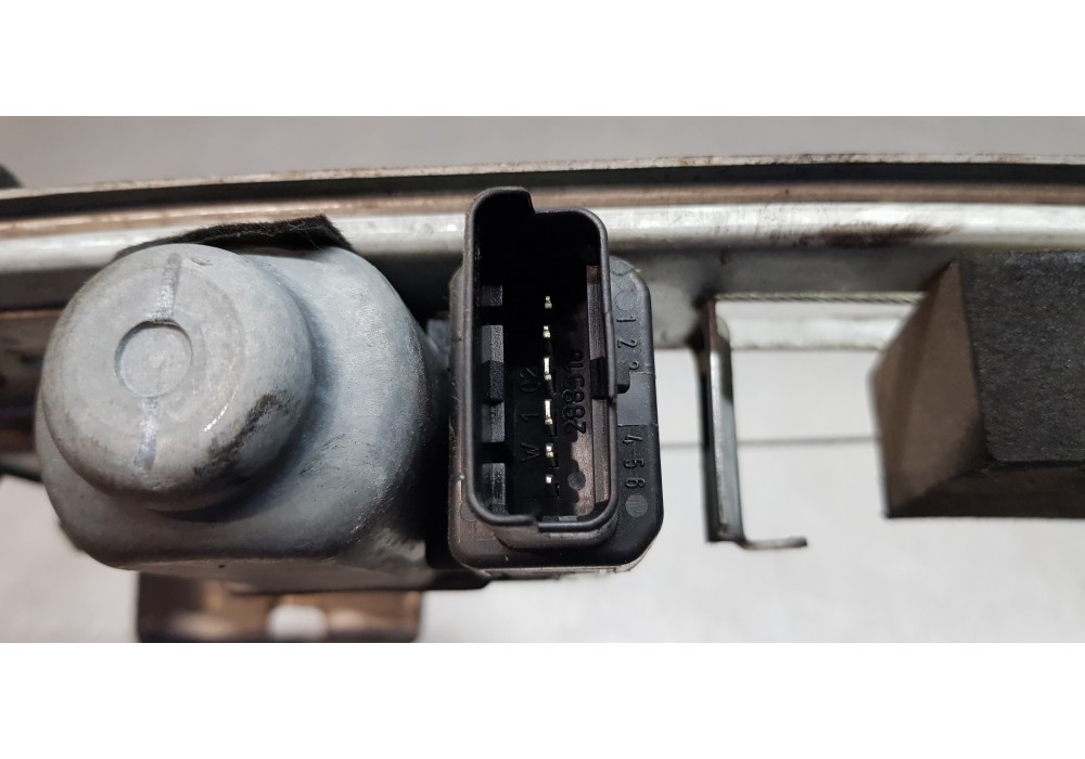 Recambio de elevalunas trasero derecho para renault megane ii classic berlina confort authentique referencia OEM IAM 8201010921  Recambio de elevalunas trasero derecho para renault megane ii classic berlina confort authentique referencia OEM IAM 8201010921