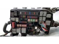 Recambio de caja reles / fusibles para toyota auris touring sports (e18) hybrid advance referencia OEM IAM 8266202590   2