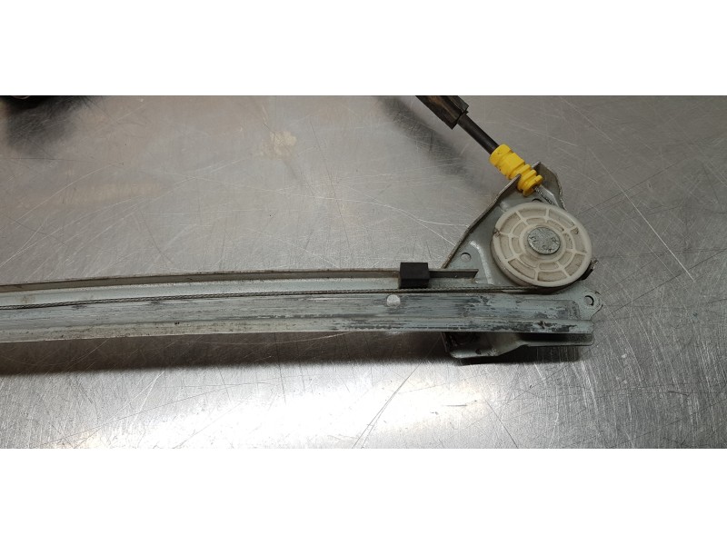Recambio de elevalunas delantero izquierdo para peugeot 406 berlina (s1/s2) stdt referencia OEM IAM 9221F0  