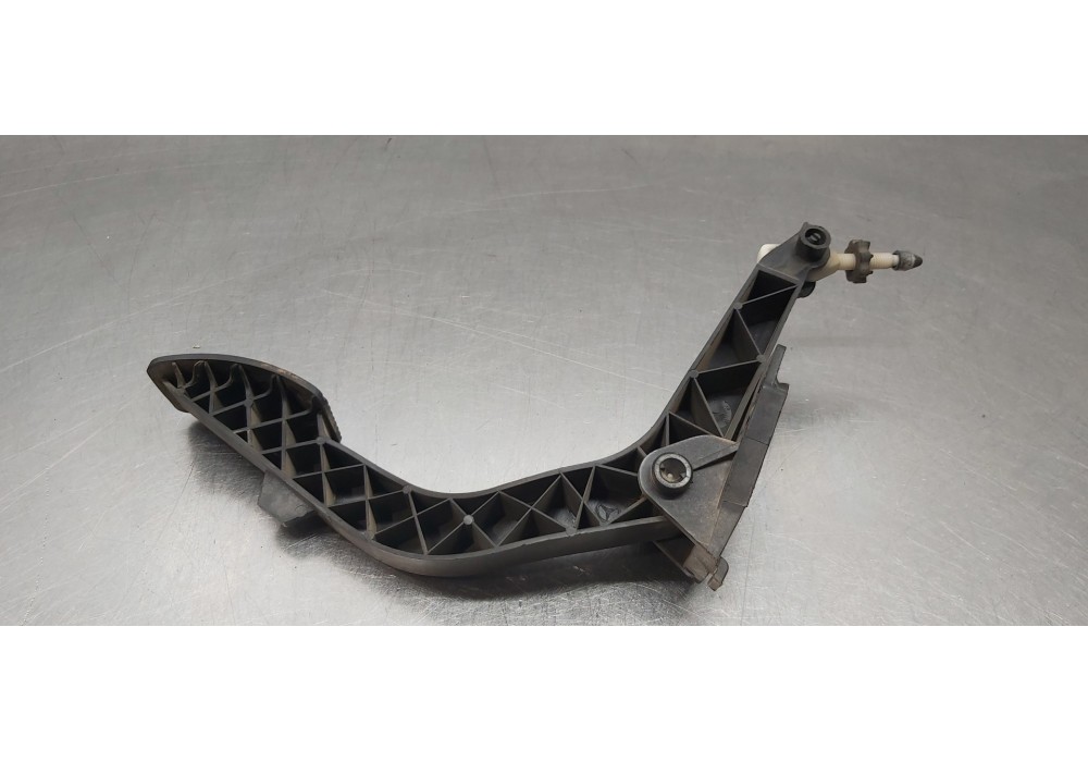 Recambio de potenciometro pedal para mercedes clase m (w163) 270 cdi (163.113) referencia OEM IAM A1633000704 A1693000704 